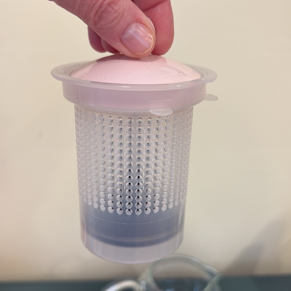 Vintage BODUM Assam Tea Press with Pink Lid and Infuser. - Picture 5 of 6